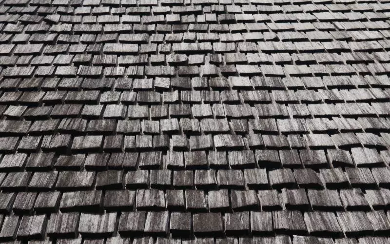 Staggered slate roof tiles